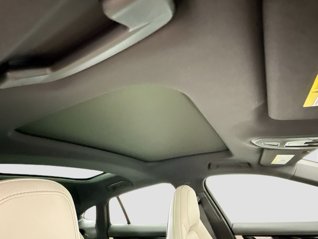 Thumbnail: 2026 Porsche Panamera - 21