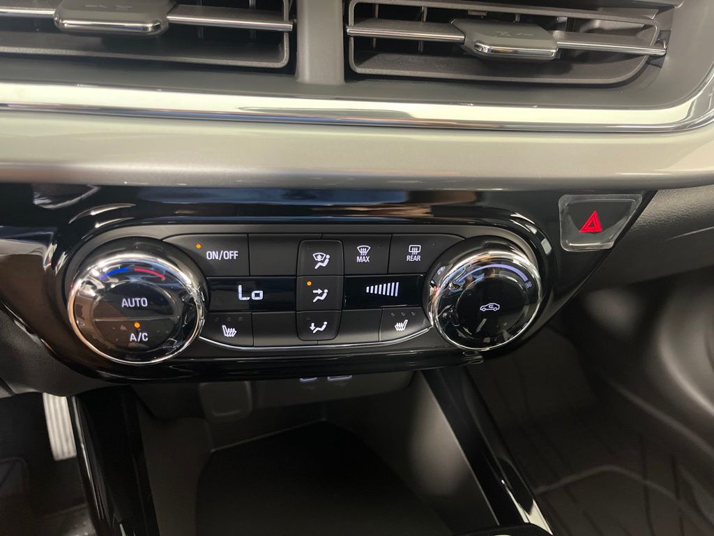 Thumbnail: 2026 Chevrolet Trax - 28
