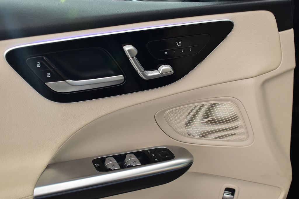 Thumbnail: 2023 Mercedes-Benz C-Class - 12