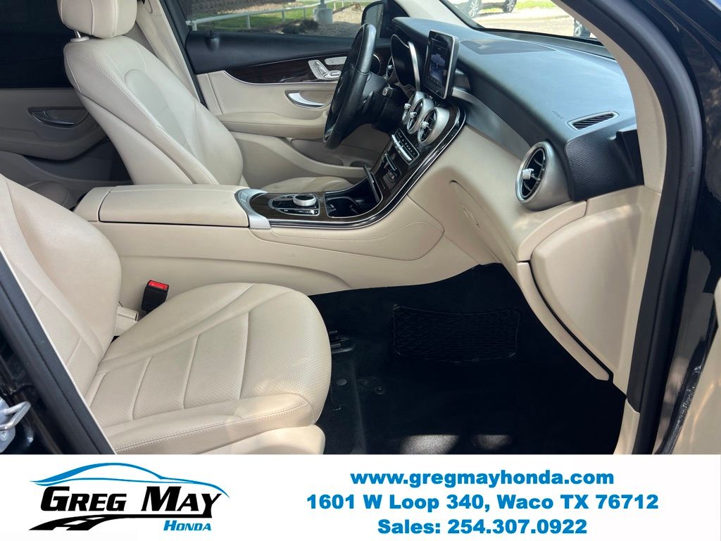 2019 Mercedes-Benz GLC GLC 300 - 11