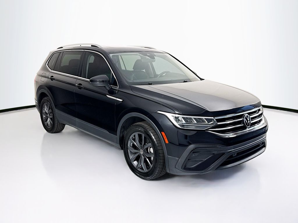 Thumbnail: 2022 Volkswagen Tiguan - 3