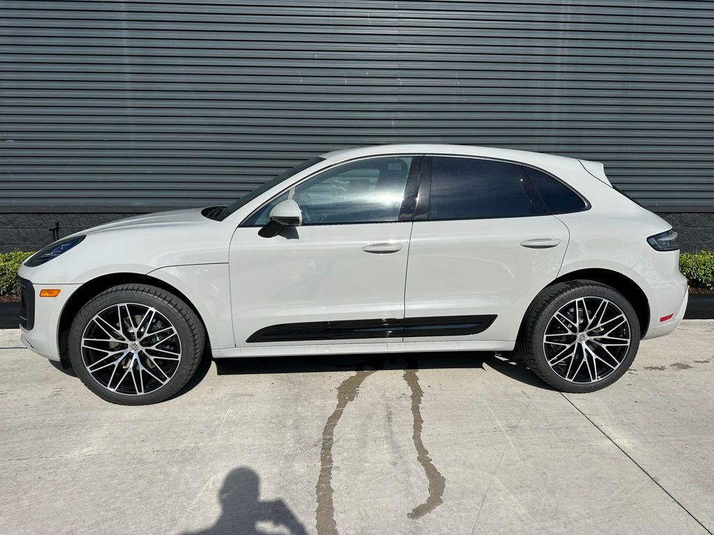 Thumbnail: 2026 Porsche Macan - 2