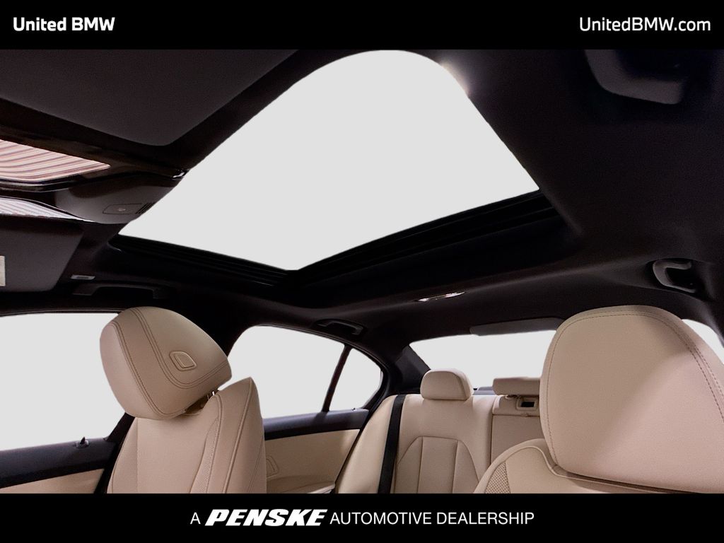 Thumbnail: 2026 BMW 3 Series - 12