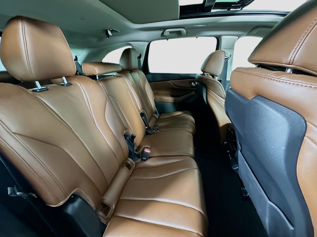used 2023 Acura MDX car, priced at $39,875