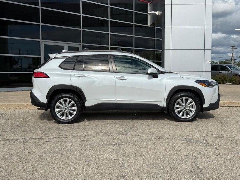 View vehicle photo 2