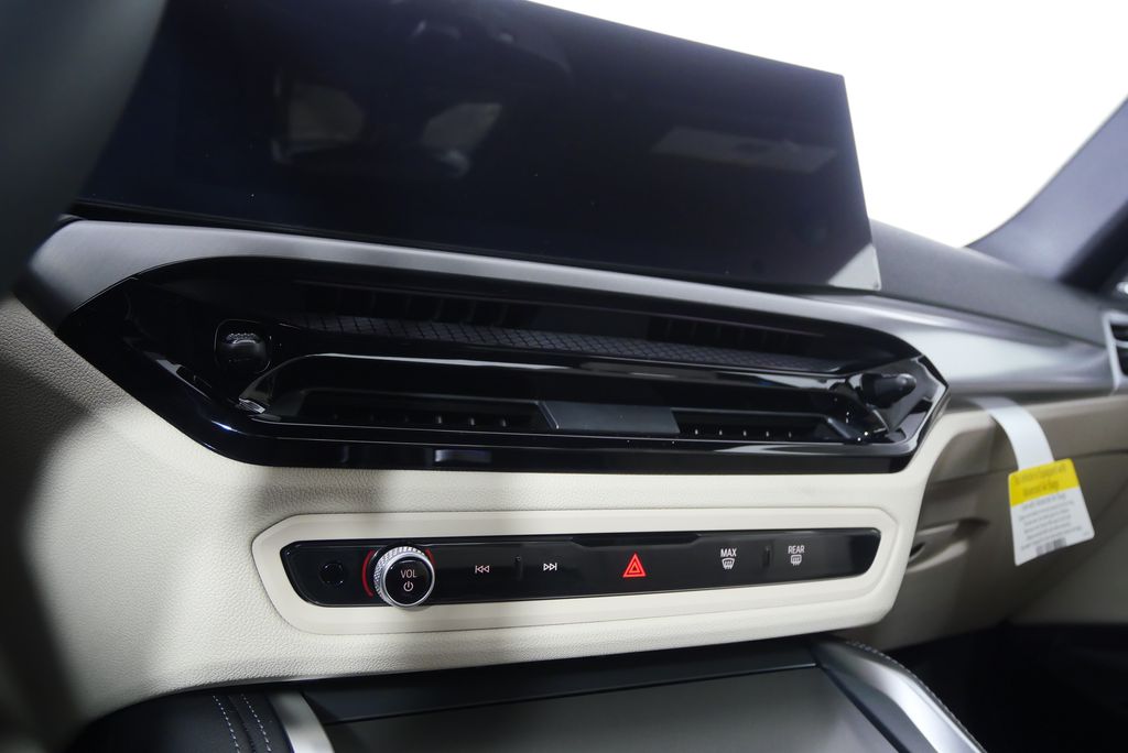 Thumbnail: 2026 BMW 4 Series - 18