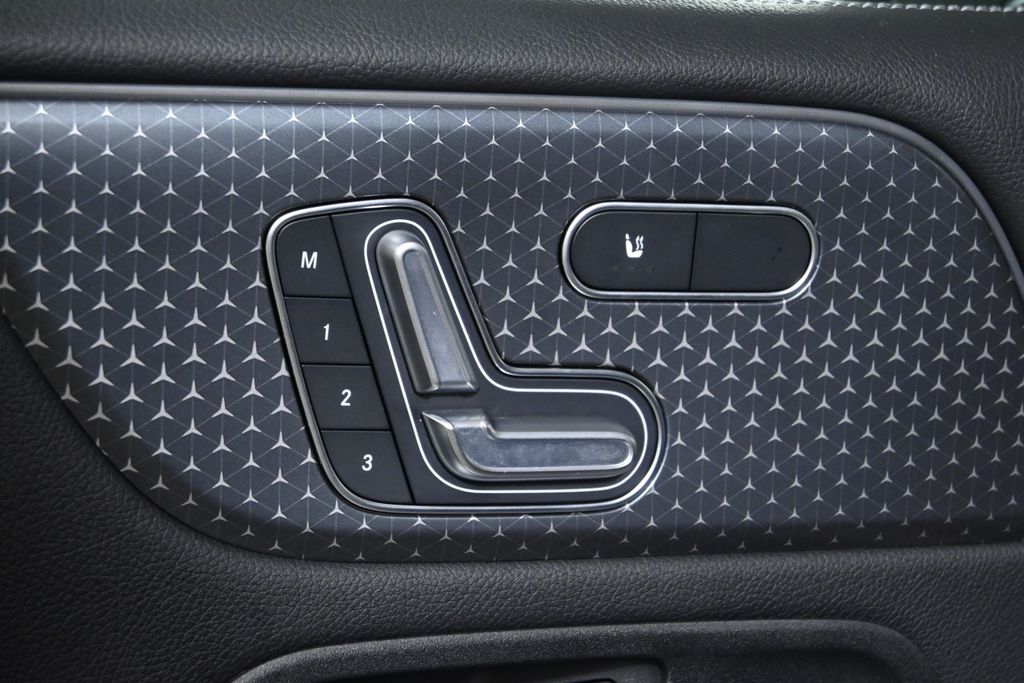 Thumbnail: 2025 Mercedes-Benz GLB - 29