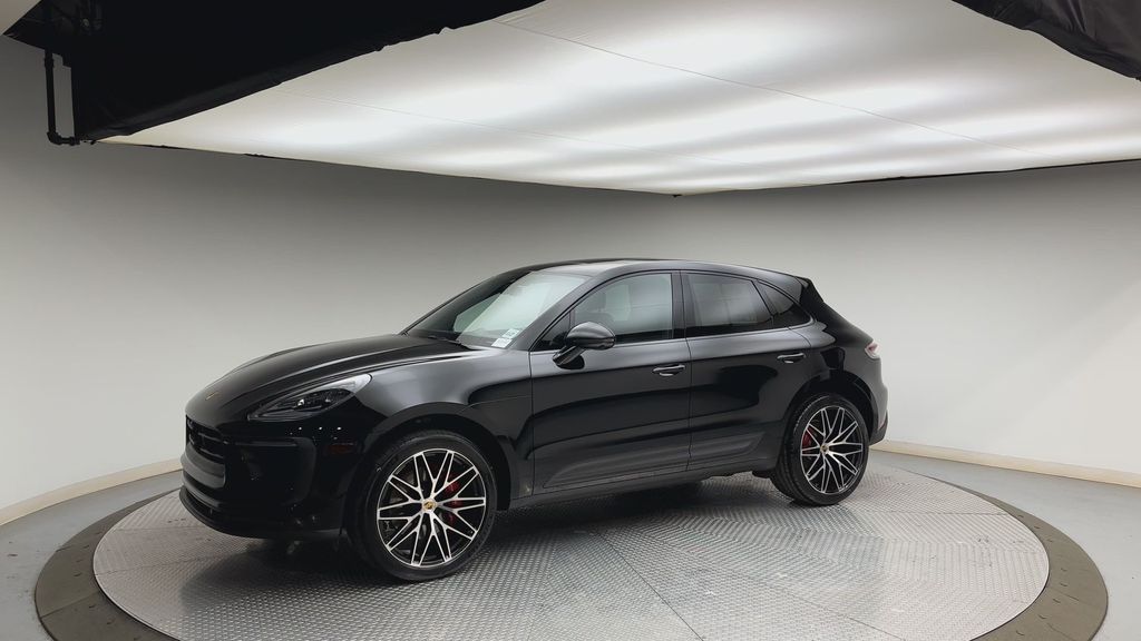 Thumbnail: 2023 Porsche Macan - 6