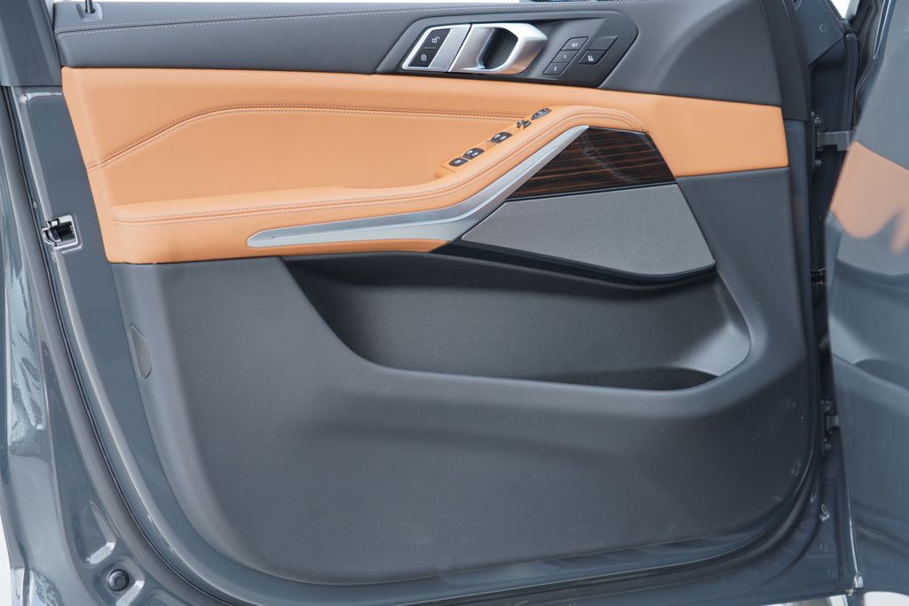Thumbnail: 2026 BMW X5 - 8