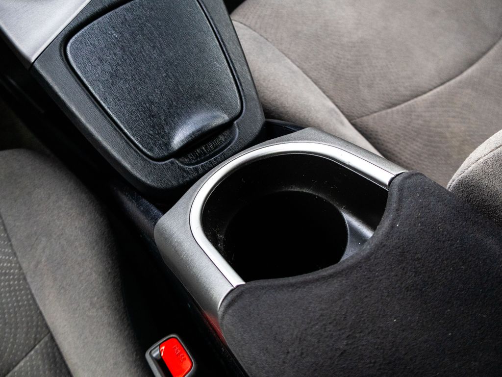 Used 2015 White Toyota Two image 26