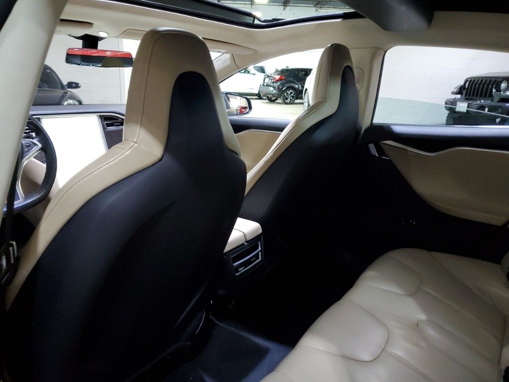 2014 Tesla Model S P85D 28