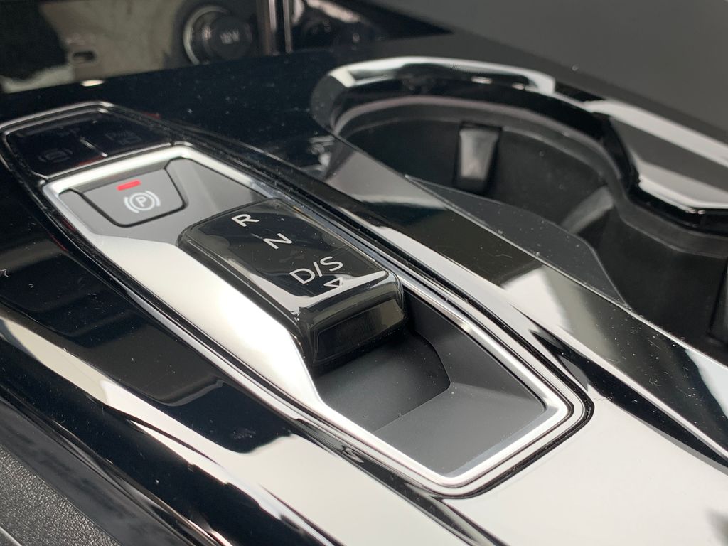 Thumbnail: 2025 Audi Q5 - 15