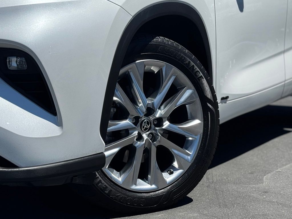 Used 2022 Toyota Highlander Hybrid SUV