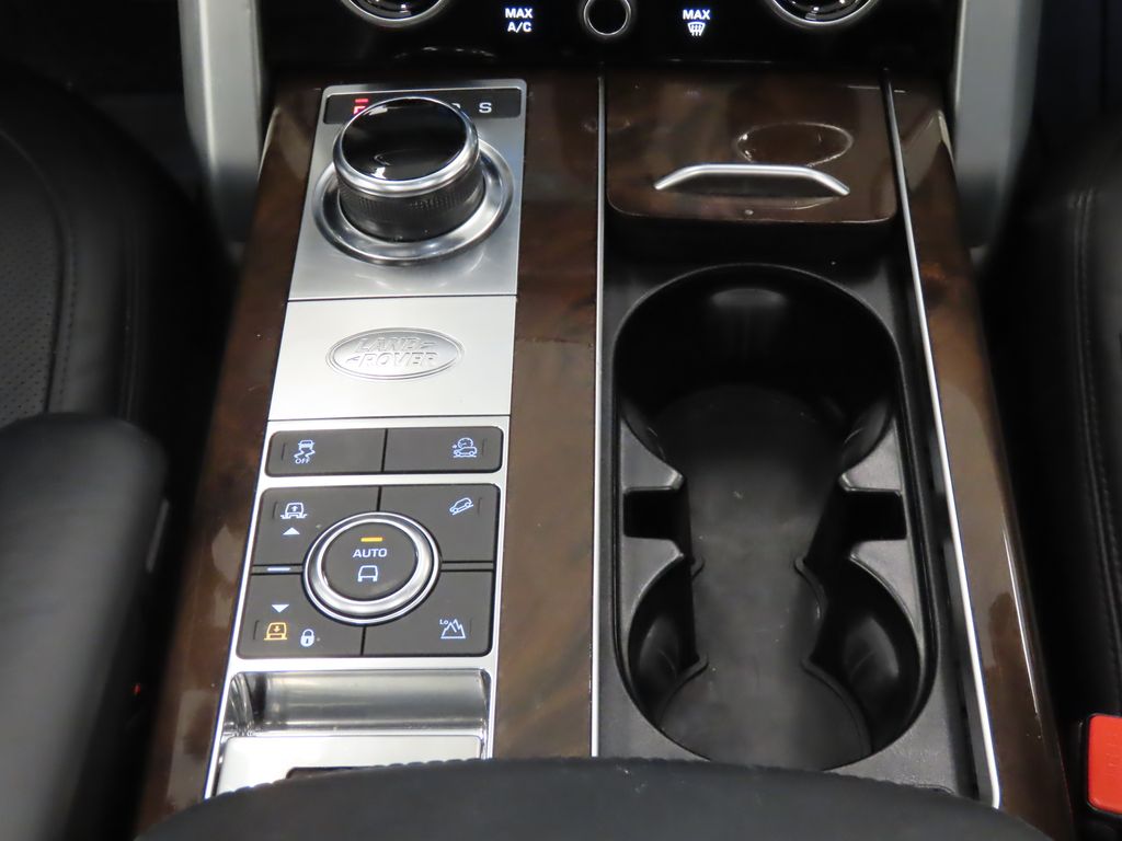 Thumbnail: 2019 Land Rover Range Rover - 26