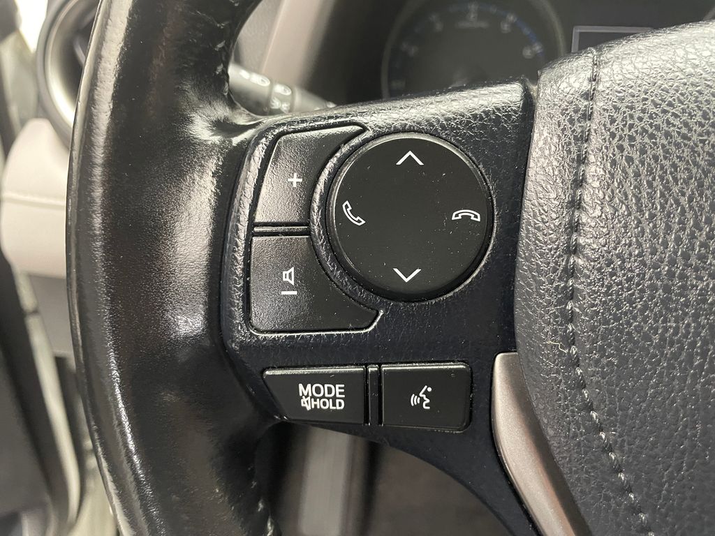 Thumbnail: 2018 Toyota RAV4 - 21