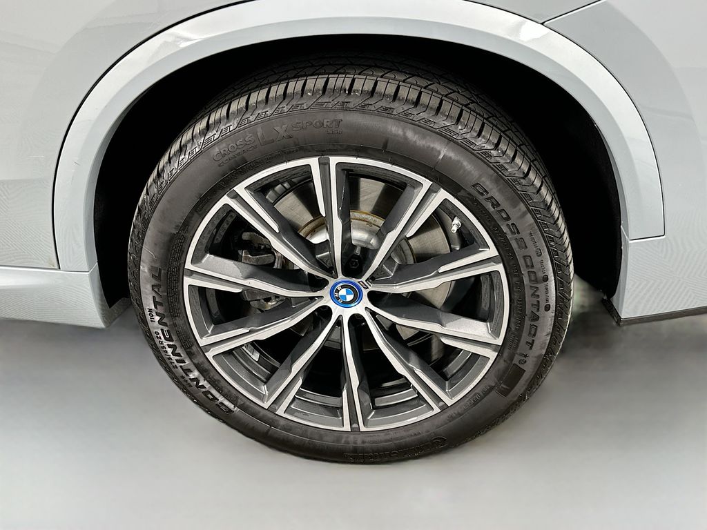 Thumbnail: 2025 BMW X5 - 32