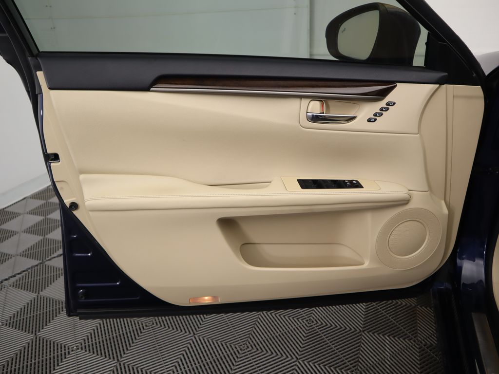 2013 Lexus ES 350 25