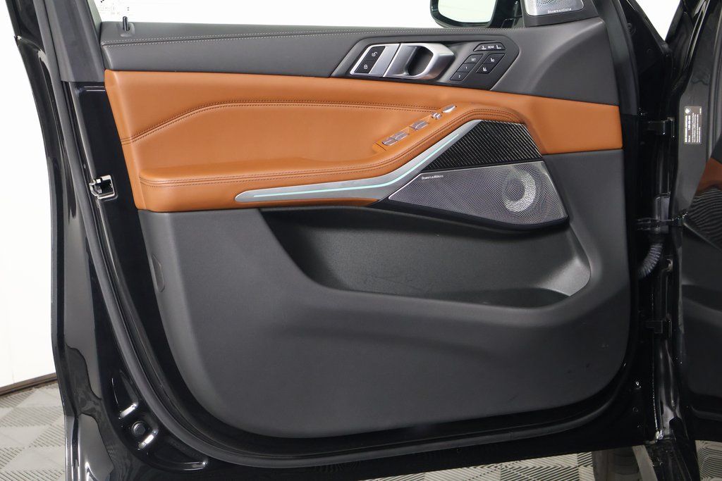 2023 BMW X7 M60i 13