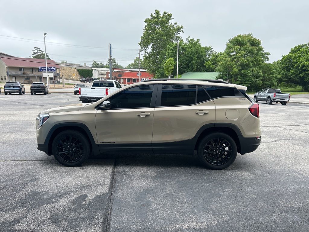 View vehicle photo 7