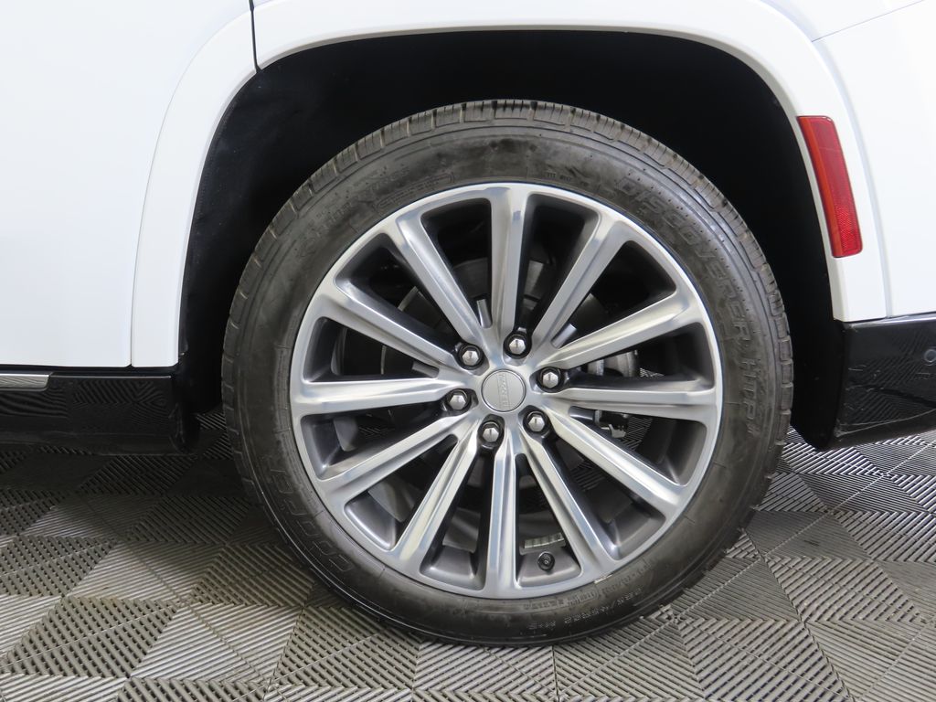 Thumbnail: 2023 Jeep Grand Wagoneer - 30