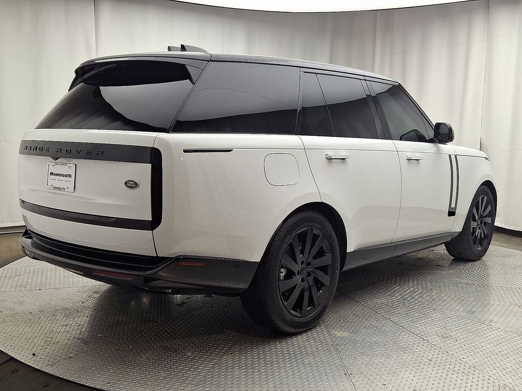 Thumbnail: 2023 Land Rover Range Rover - 4