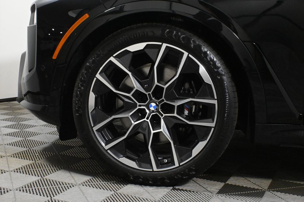 Thumbnail: 2026 BMW X7 - 12