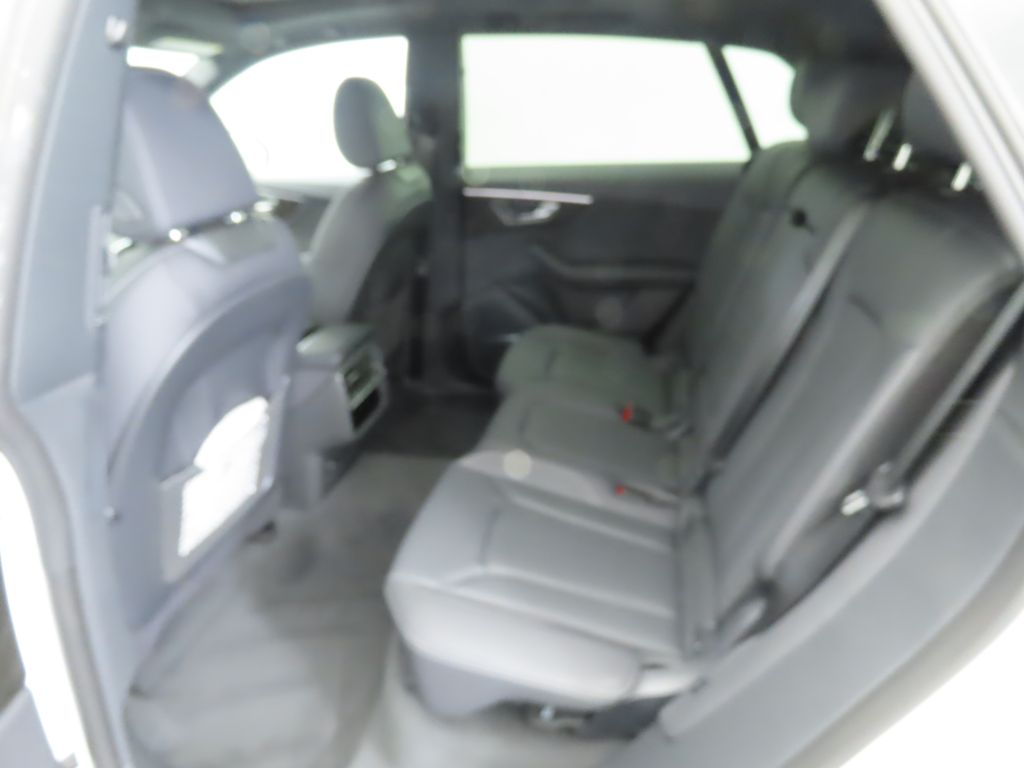 Thumbnail: 2025 Audi Q8 - 23