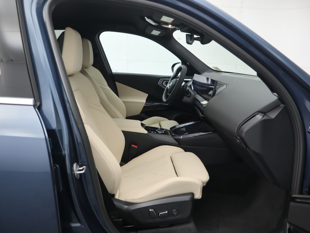 Thumbnail: 2026 BMW X3 - 21