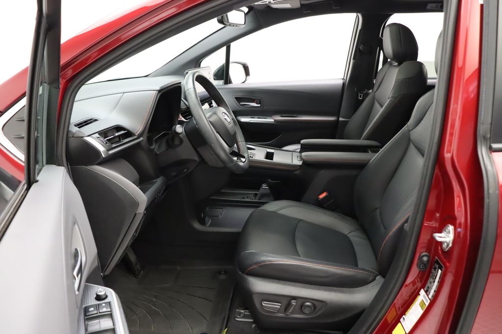 2022 Toyota Sienna XSE 14
