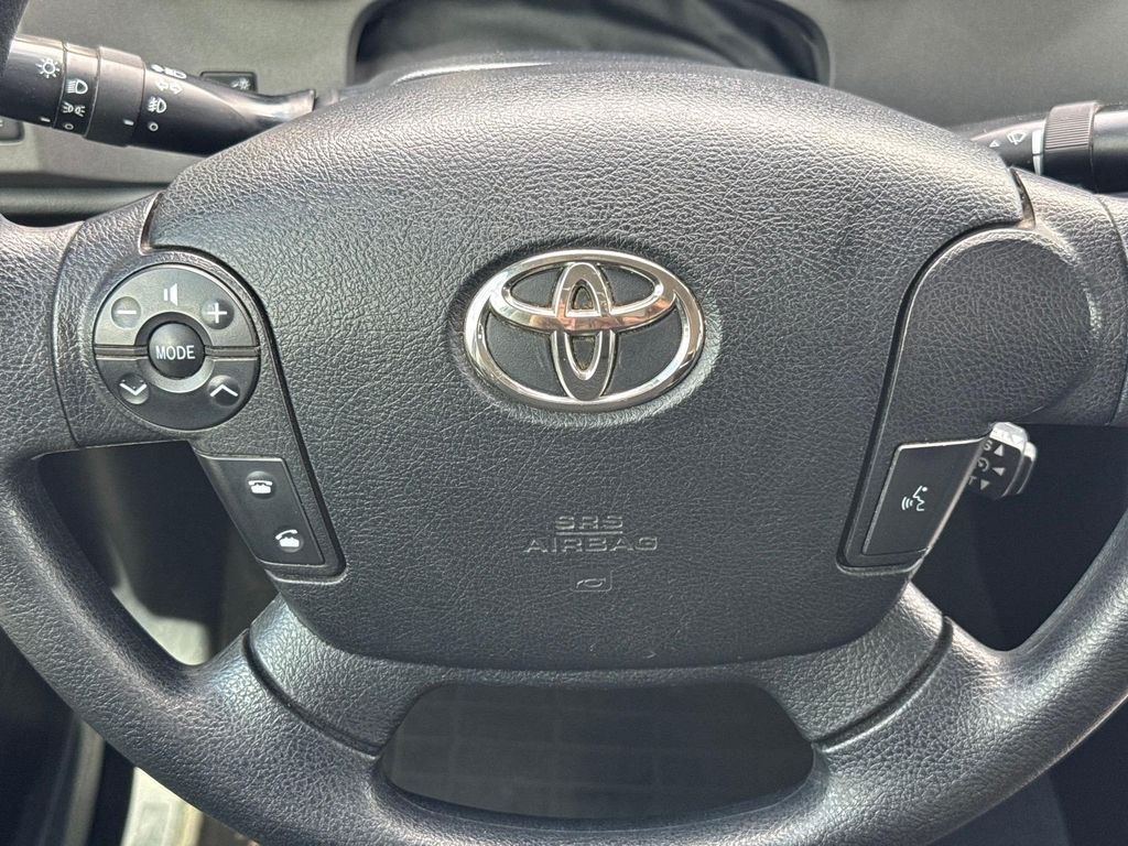 Used 2012 Super White Toyota Grade image 10