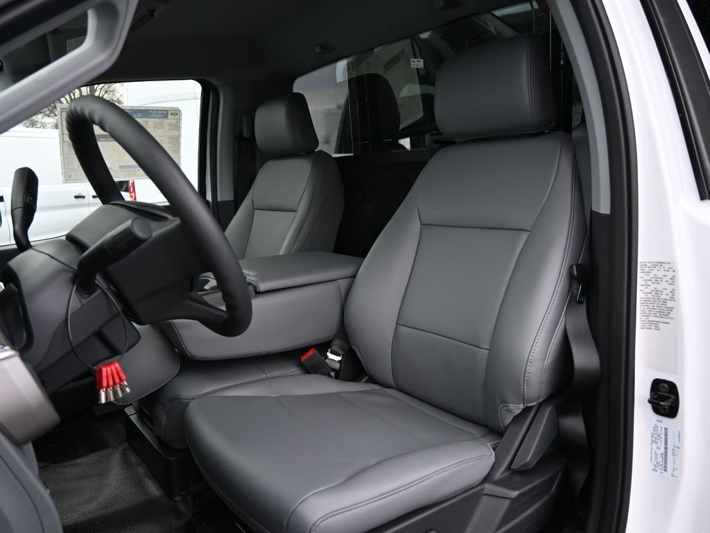 2024 Ford F-550 Super Duty 