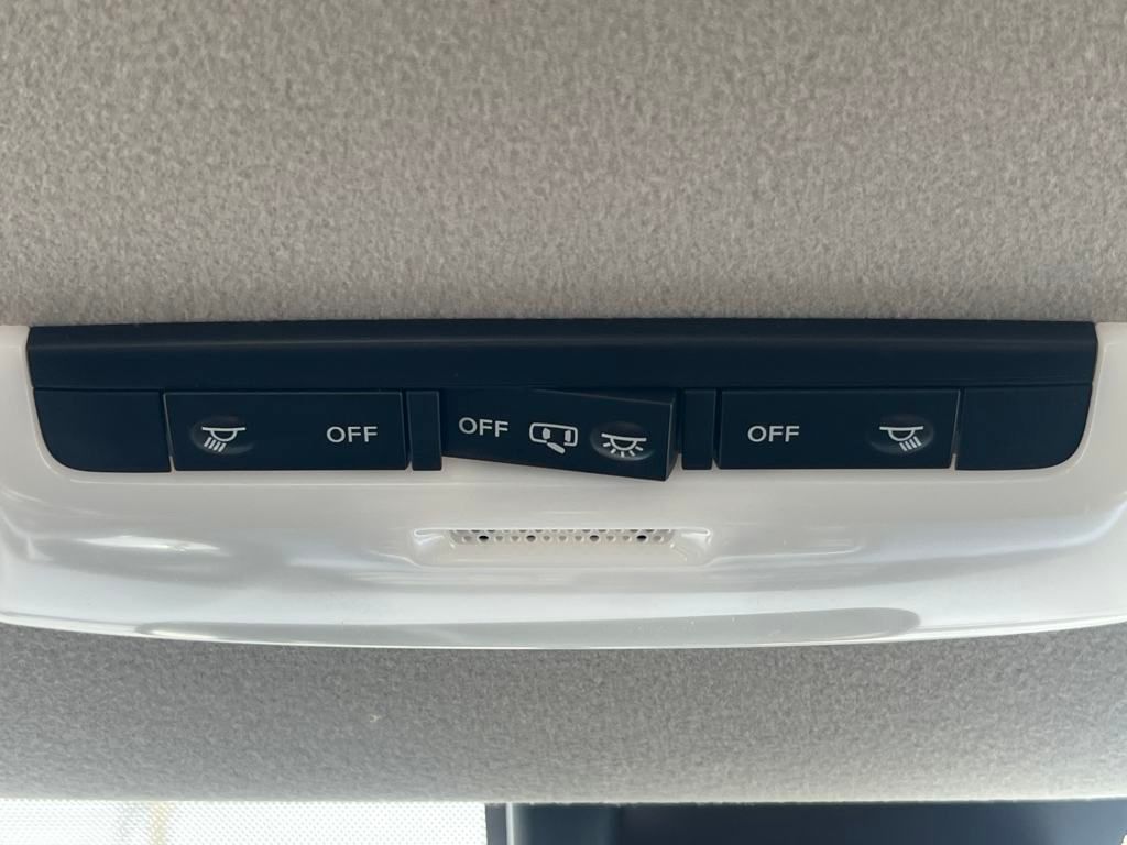 2025 Nissan Versa 1.6 SV photo