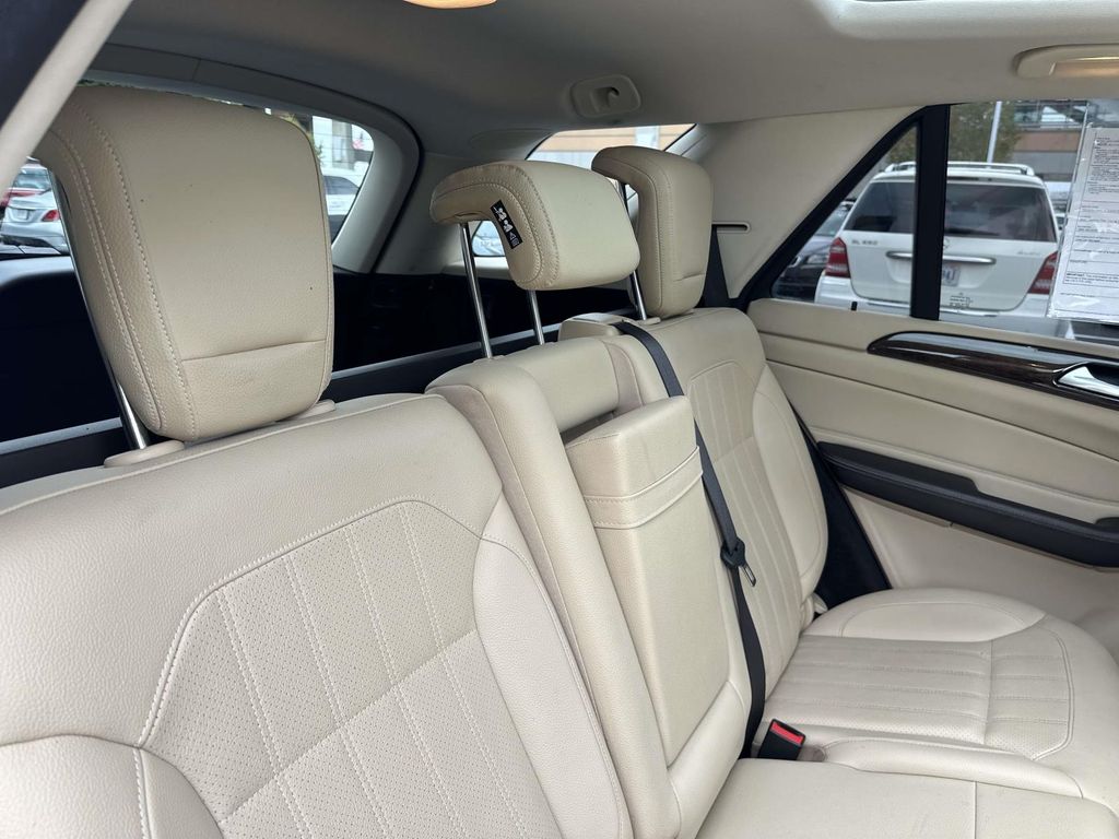 Thumbnail: 2016 Mercedes-Benz GLE - 27