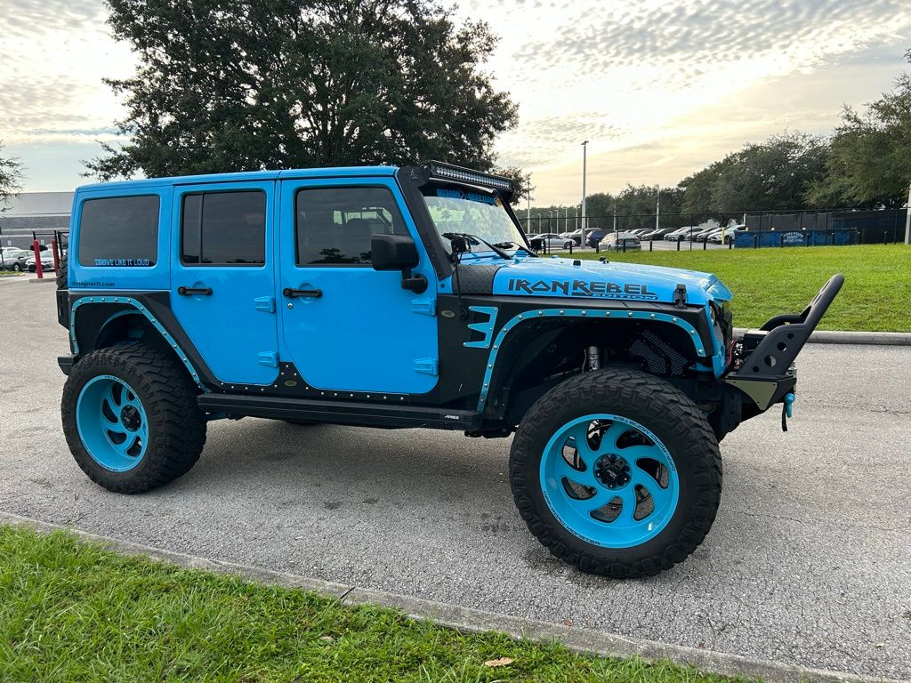 Thumbnail: 2017 Jeep Wrangler - 7