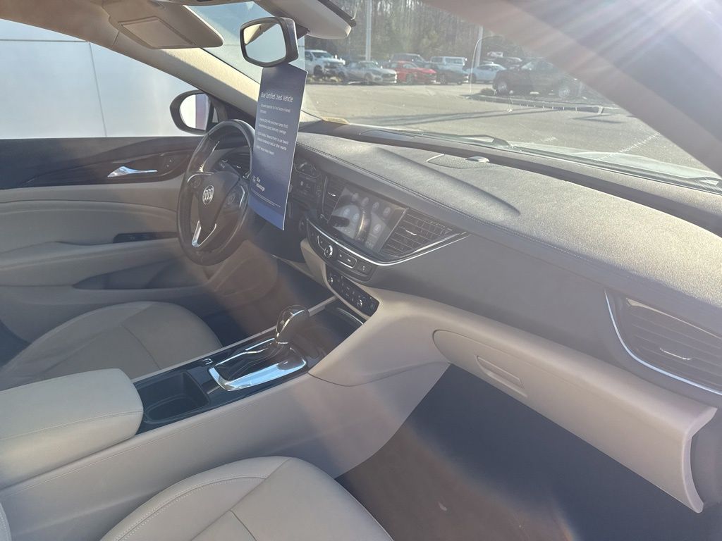 2019 Buick Regal TourX AWD Essence