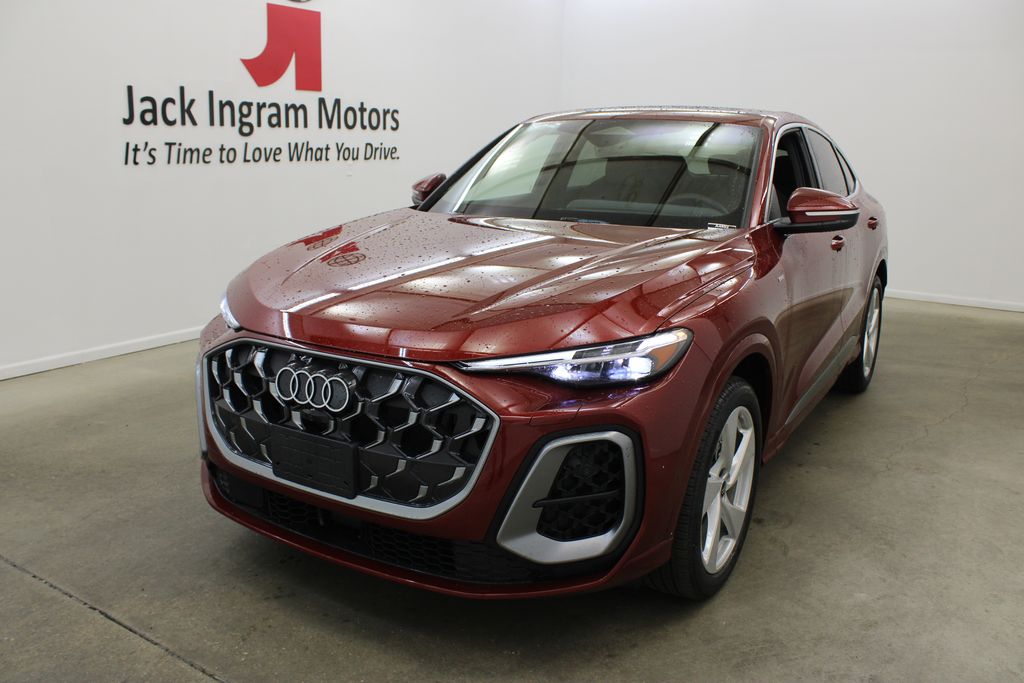 new 2025 Audi Q5 car, priced at $62,078