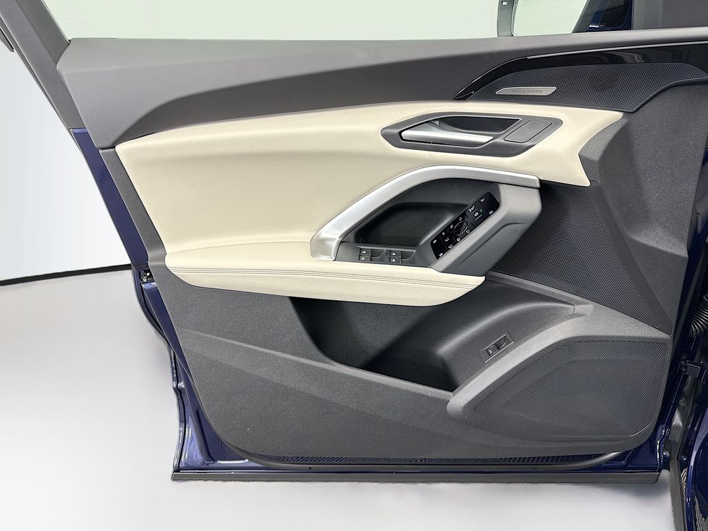 Thumbnail: 2025 Audi Q5 - 23