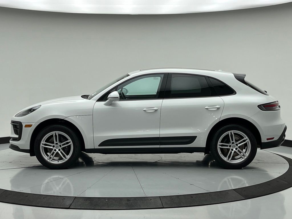 Thumbnail: 2024 Porsche Macan - 2