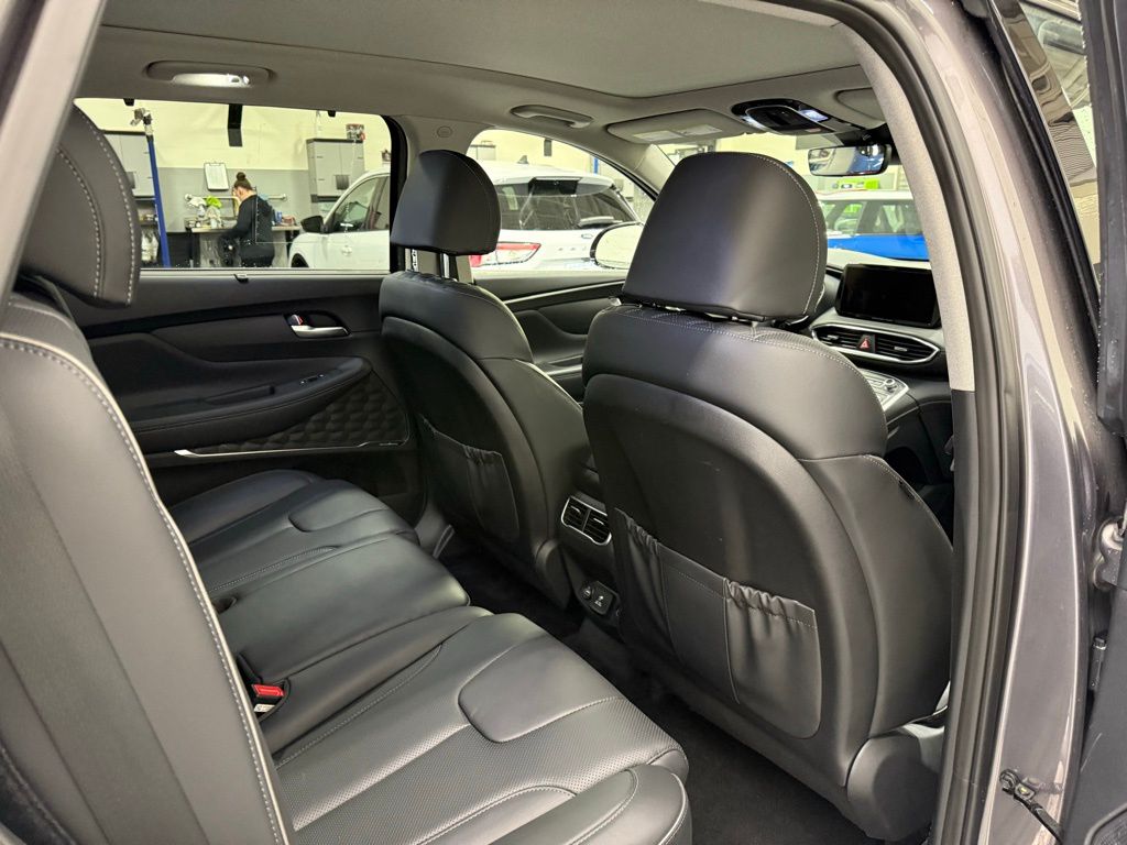 2023 Hyundai Santa Fe Limited 27