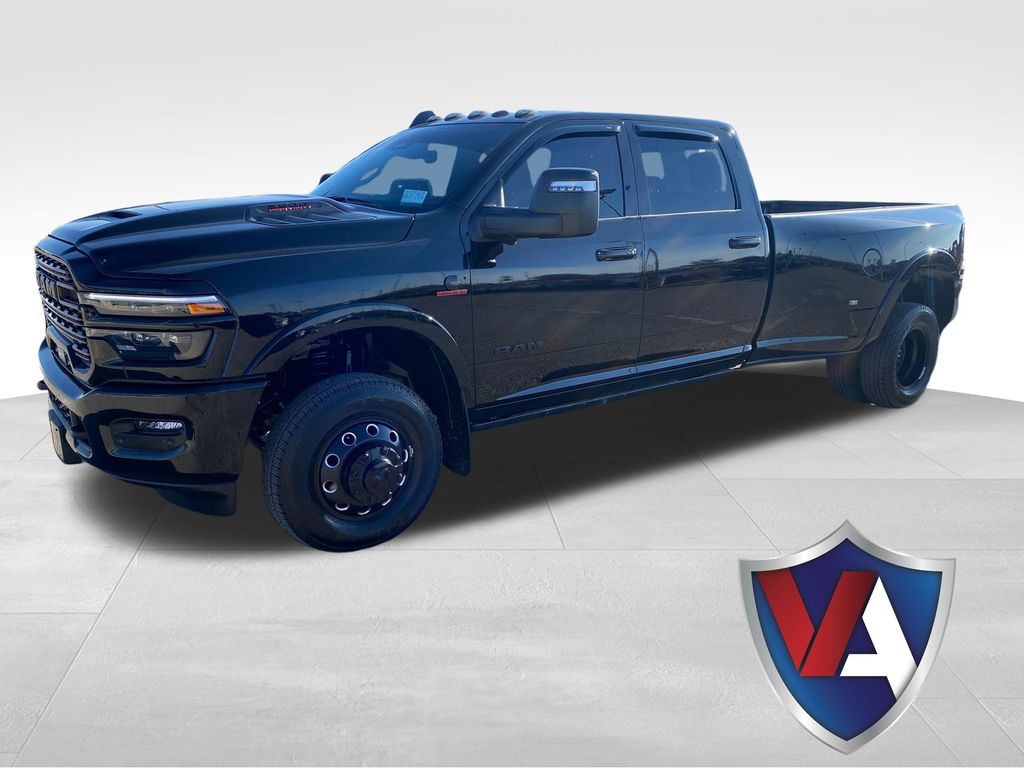 2025 RAM 3500 Limited Crew Cab LB DRW 4WD