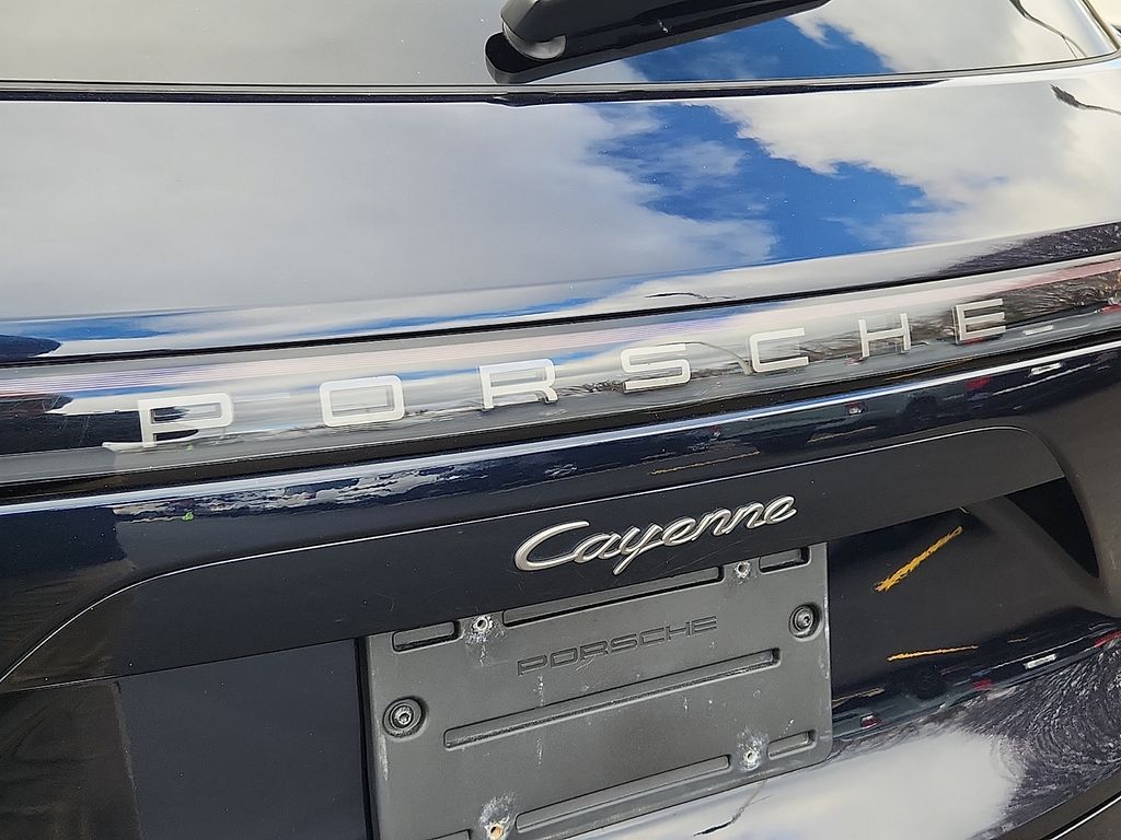 Thumbnail: 2022 Porsche Cayenne - 31