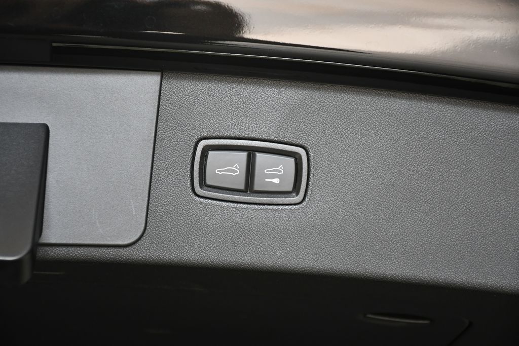 Thumbnail: 2023 Porsche Cayenne - 23