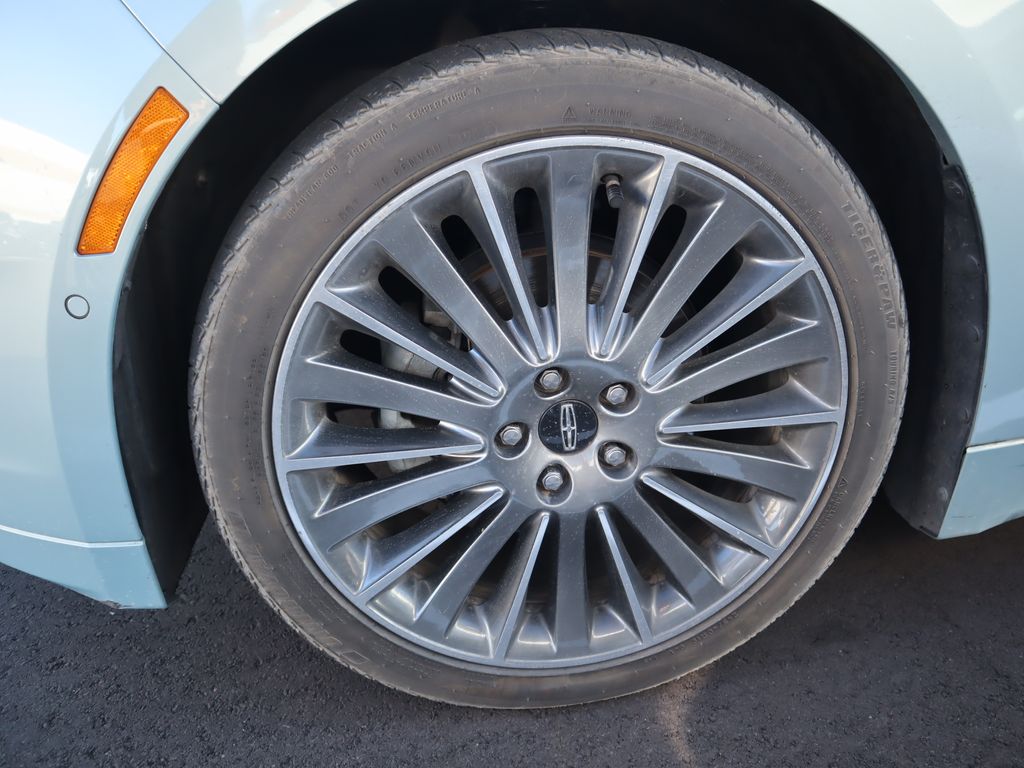 Thumbnail: 2014 Lincoln MKZ - 15