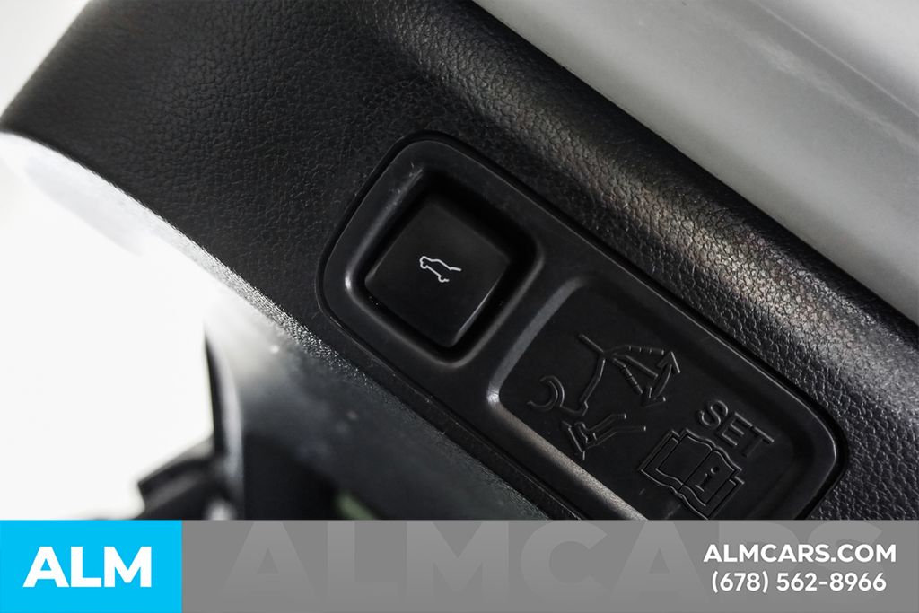 Used 2022 White Ford Limited image 23