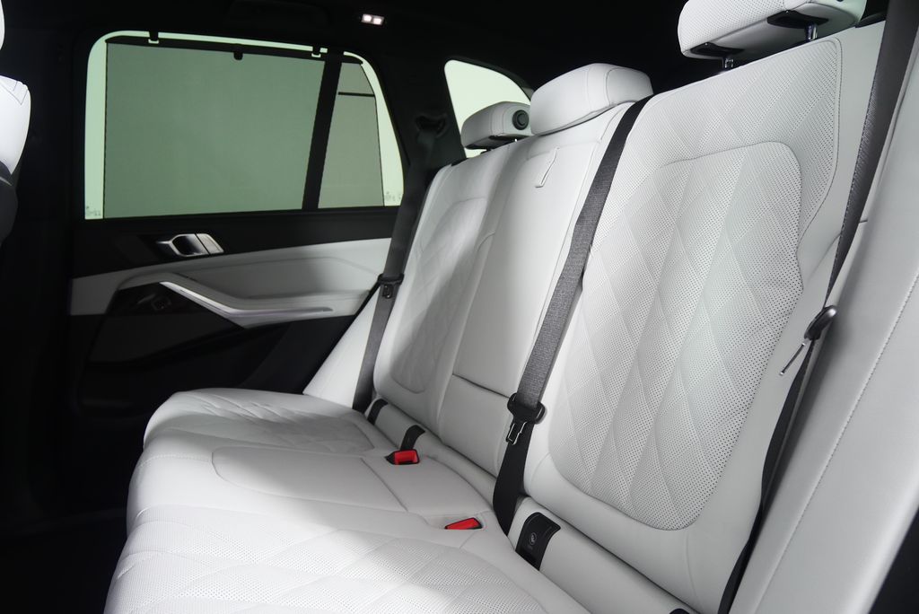 Thumbnail: 2026 BMW X5 - 15