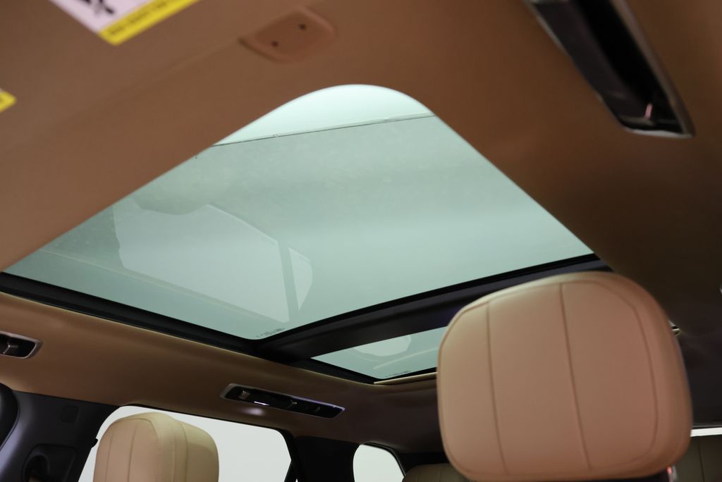 Thumbnail: 2023 Land Rover Range Rover Sport - 13