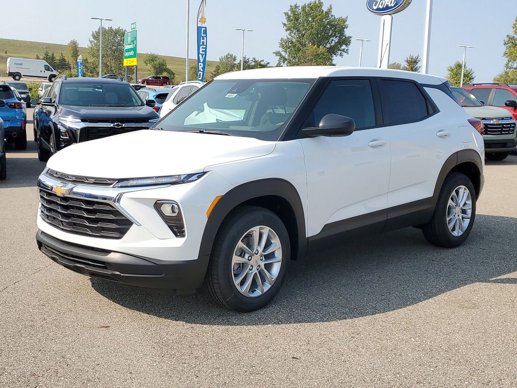 2025 Chevrolet TrailBlazer LS 2