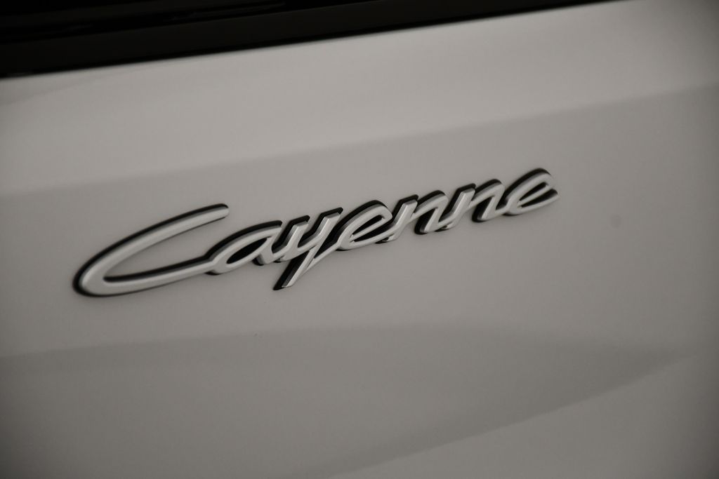 Thumbnail: 2026 Porsche Cayenne - 11