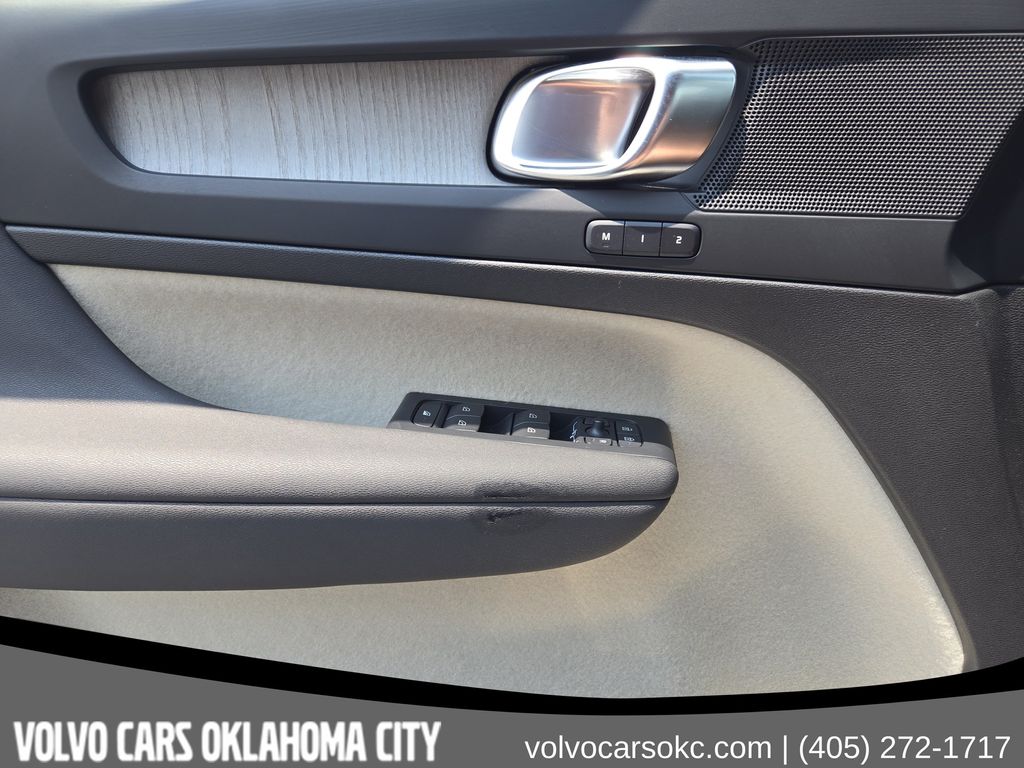 2026 Volvo XC40 Plus - Photo 25