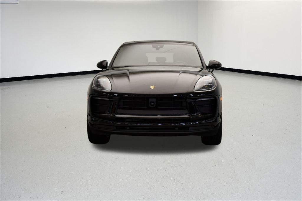 Thumbnail: 2026 Porsche Macan - 10